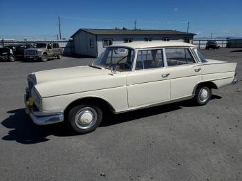  Salvage Mercedes-Benz 220