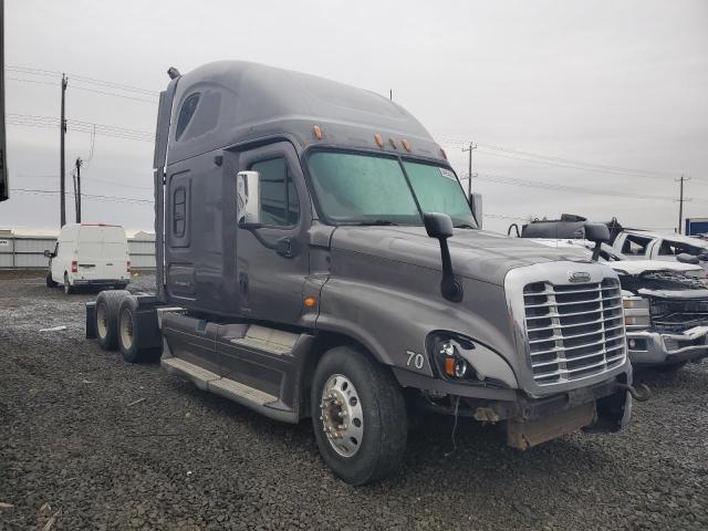  Salvage Freightliner Cascadia 1