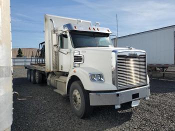  Salvage Freightliner 122sd