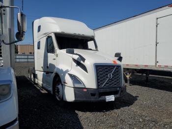  Salvage Volvo Vn