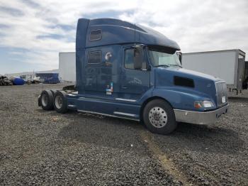  Salvage Volvo Vn