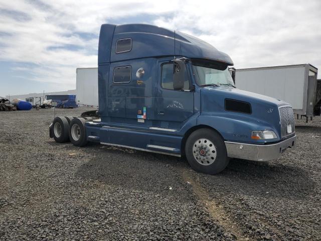  Salvage Volvo Vn