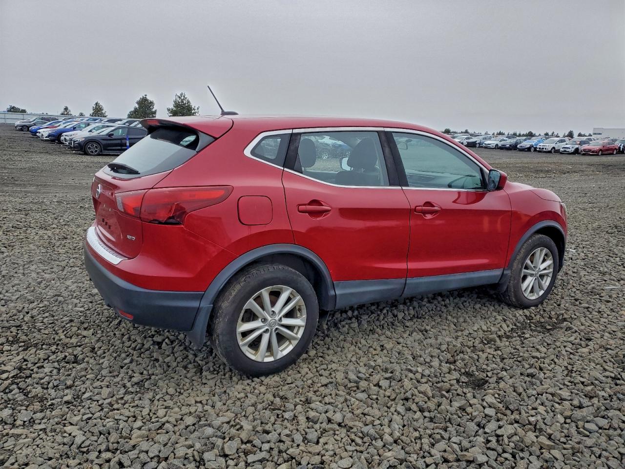Nissan Rogue S Image 2