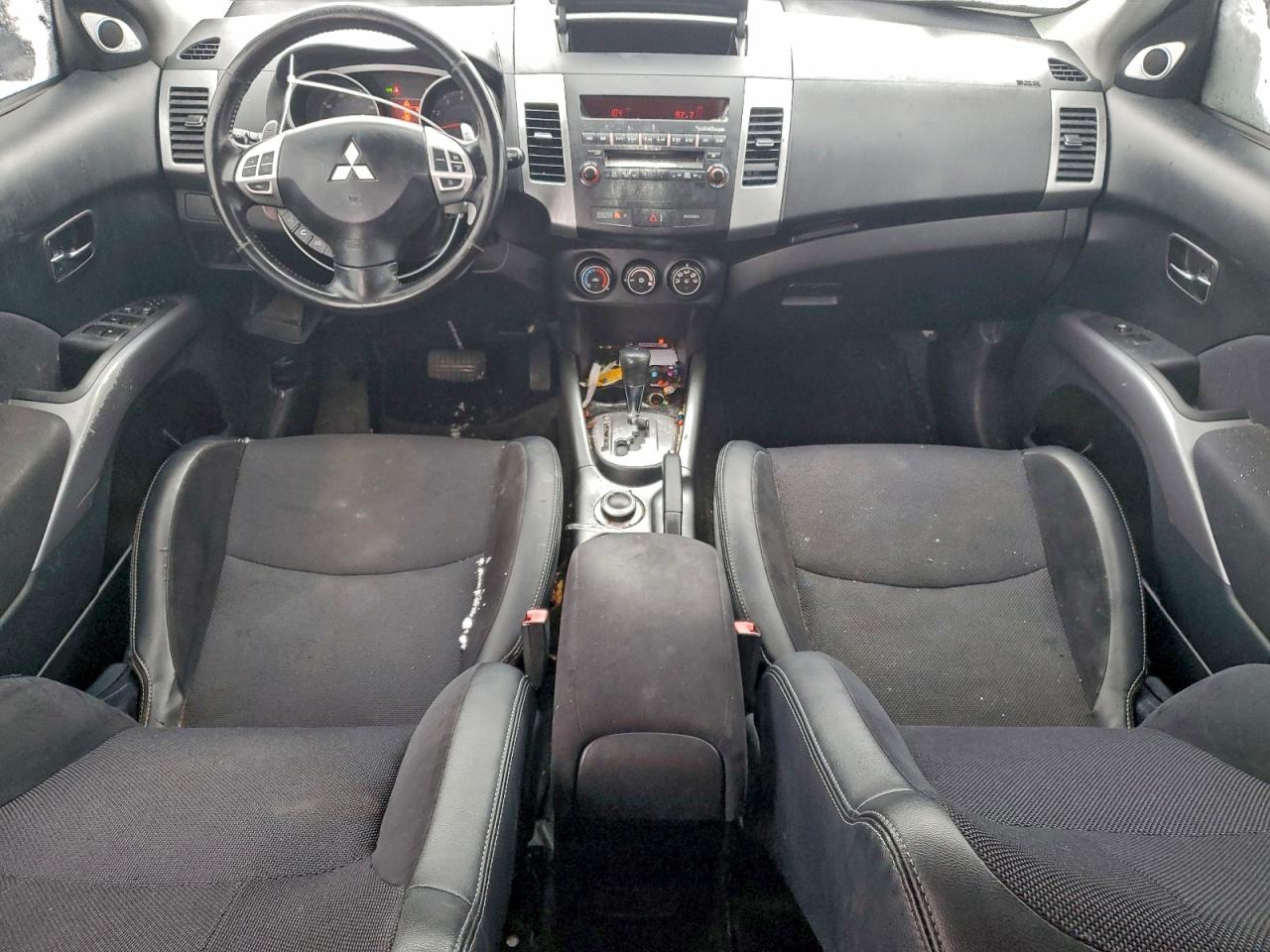 Mitsubishi Outlander Se Image 7