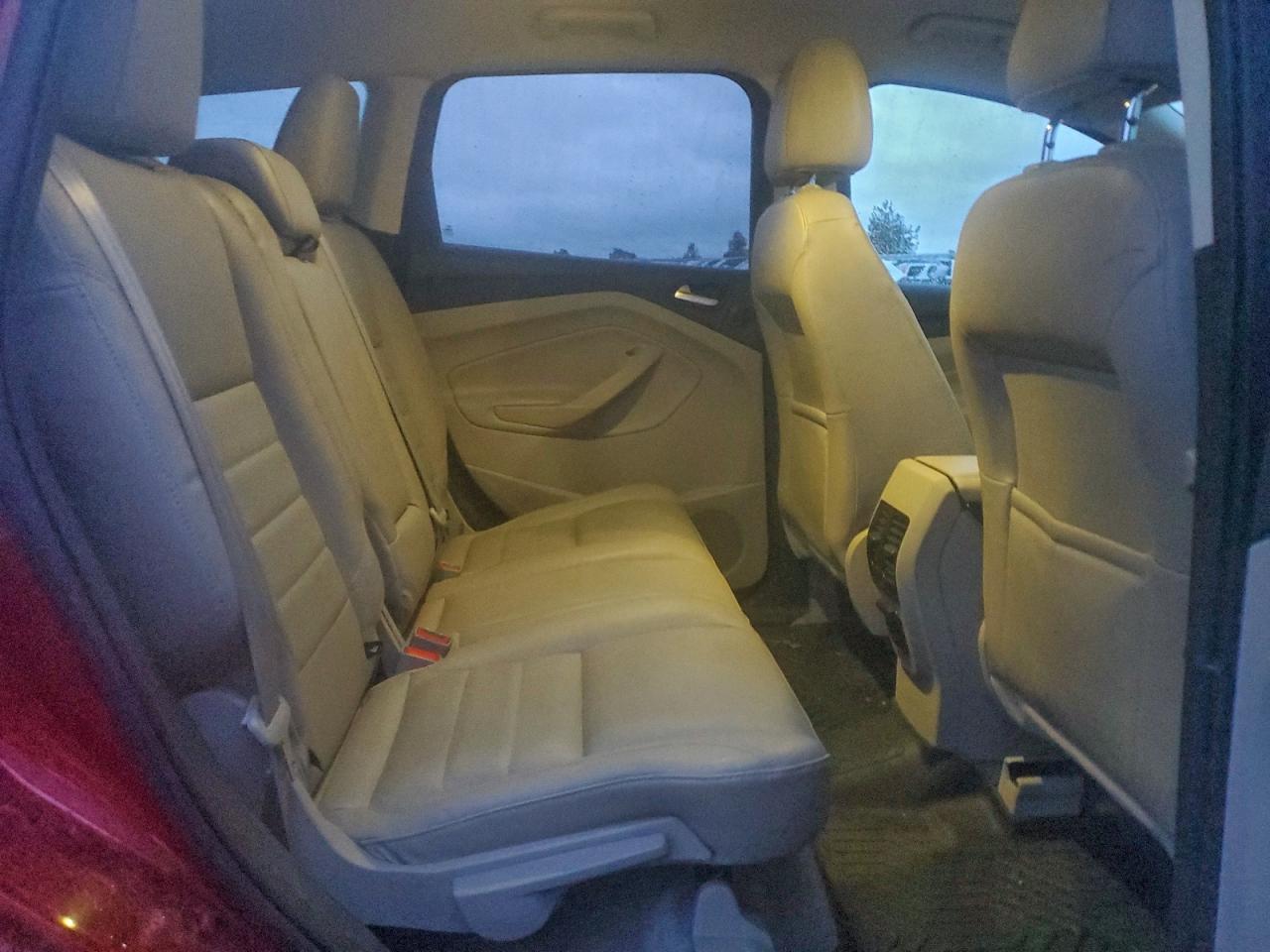 Ford Escape Titanium Image 2