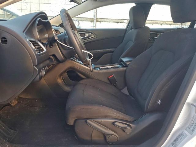 Chrysler 200 Limited Image 6