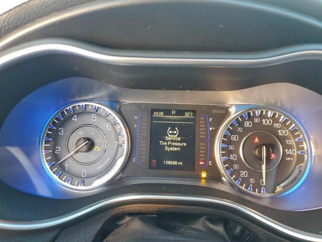 Chrysler 200 Limited Image 9