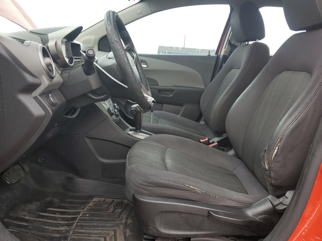 Chevrolet Sonic Lt Image 8