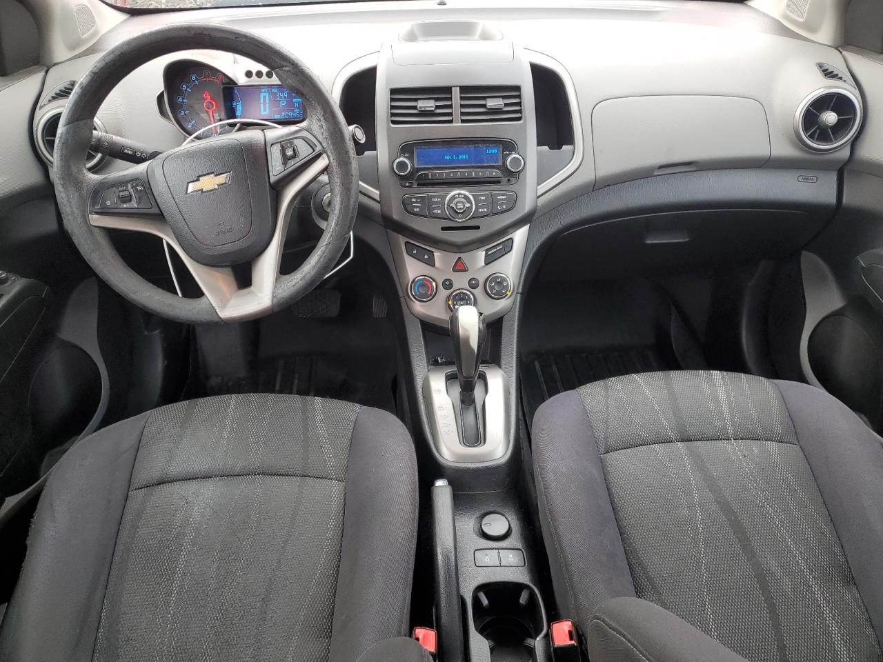 Chevrolet Sonic Lt Image 4