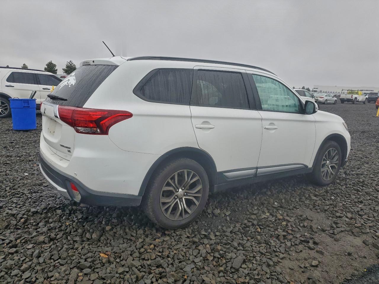 Mitsubishi Outlander Se Image 11