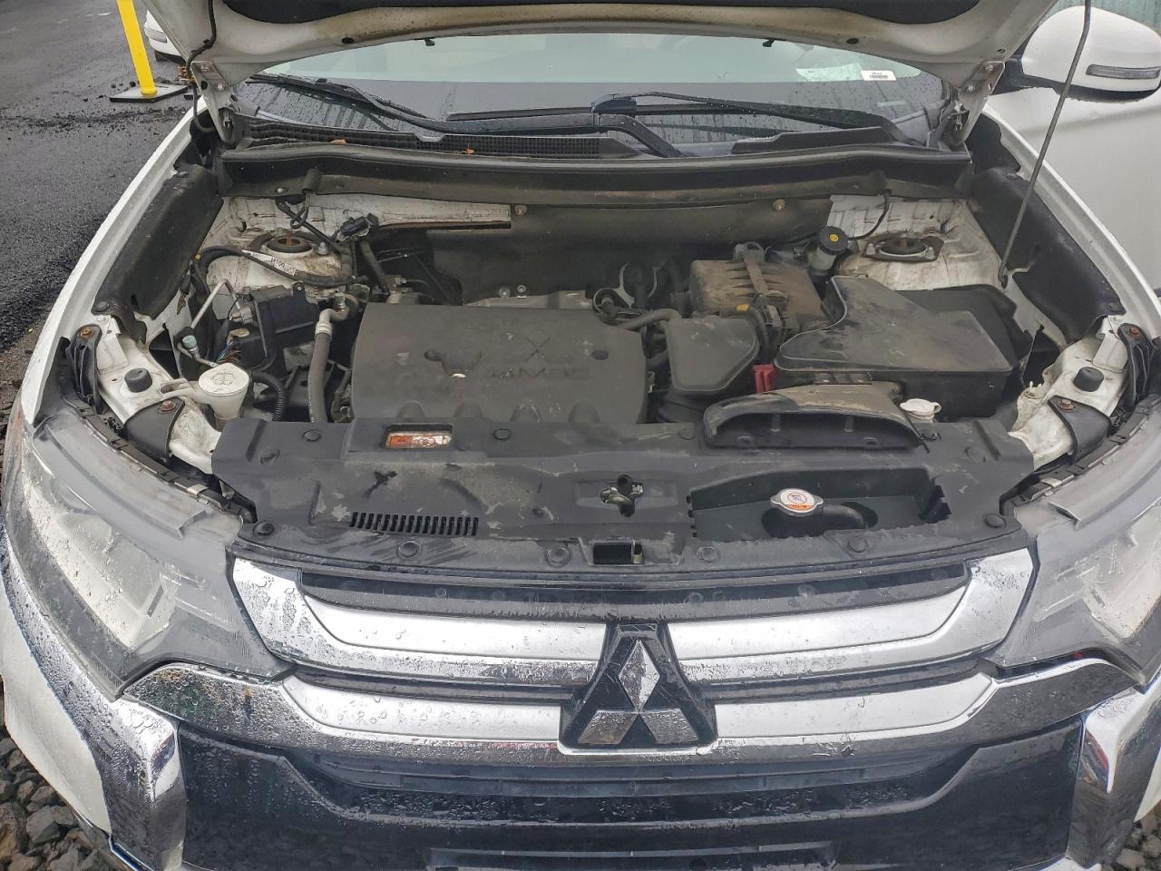 Mitsubishi Outlander Se Image 5