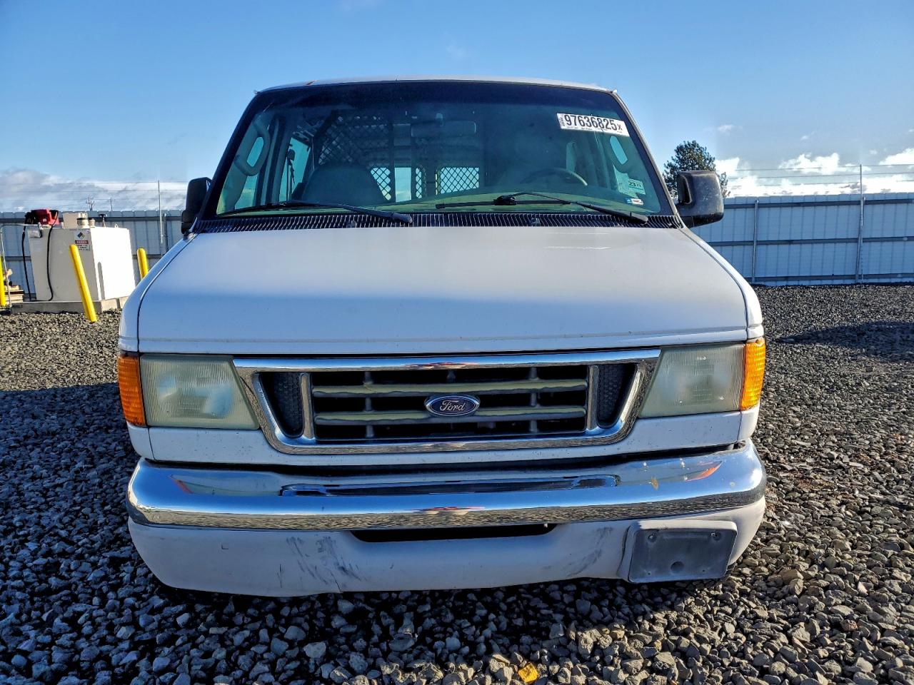 Ford Econoline E250 Van Image 5