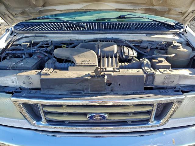 Ford Econoline E250 Van Image 7