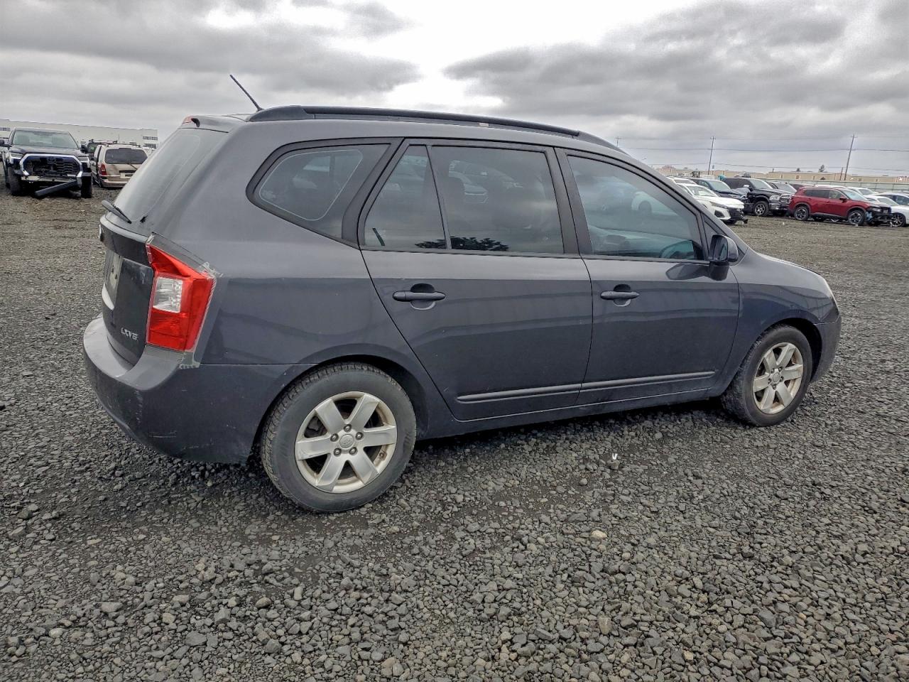 Kia Rondo Lx Image 9