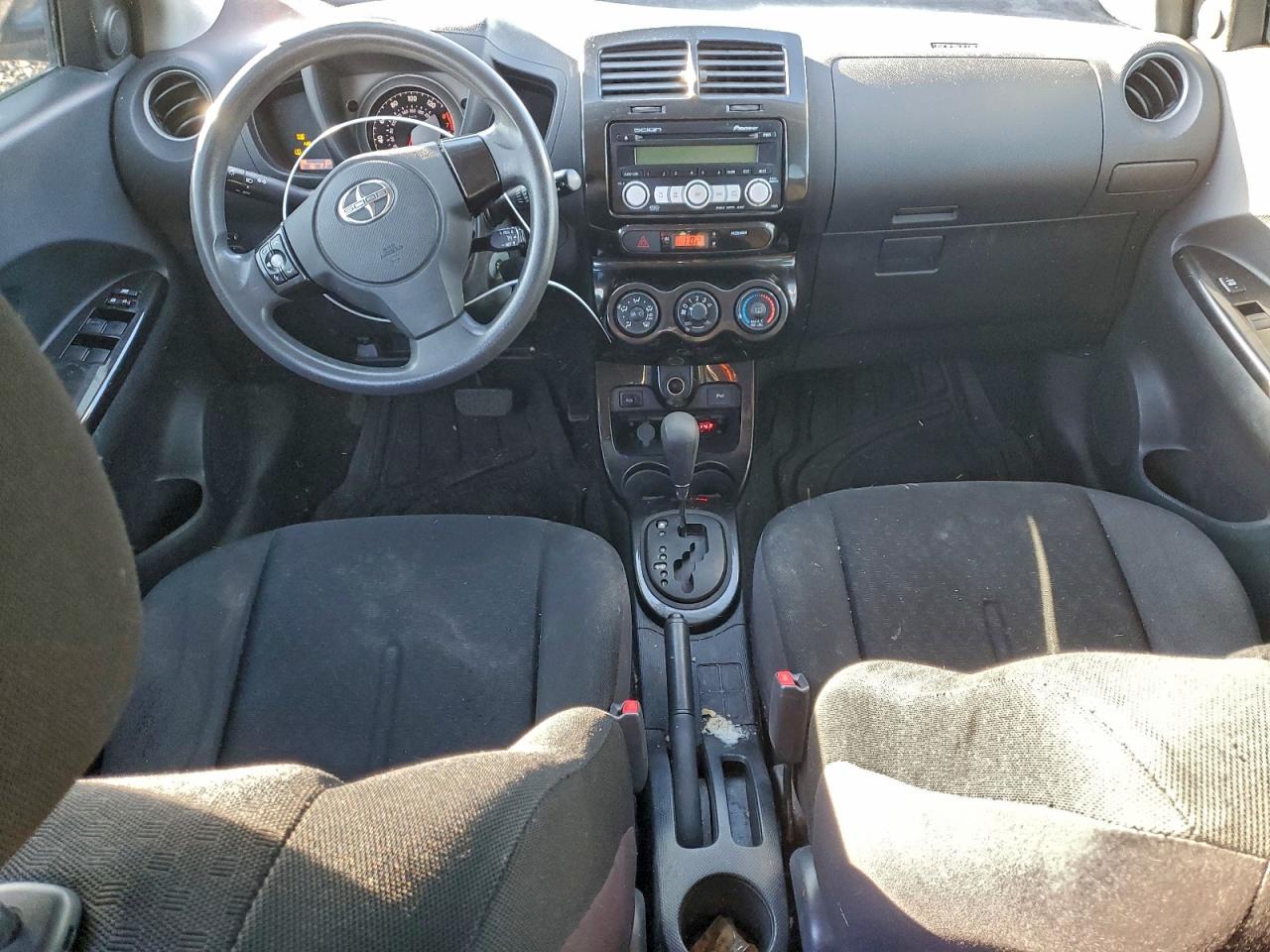 Toyota Scion Image 7