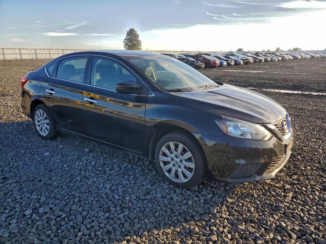 Nissan Sentra S Image 2