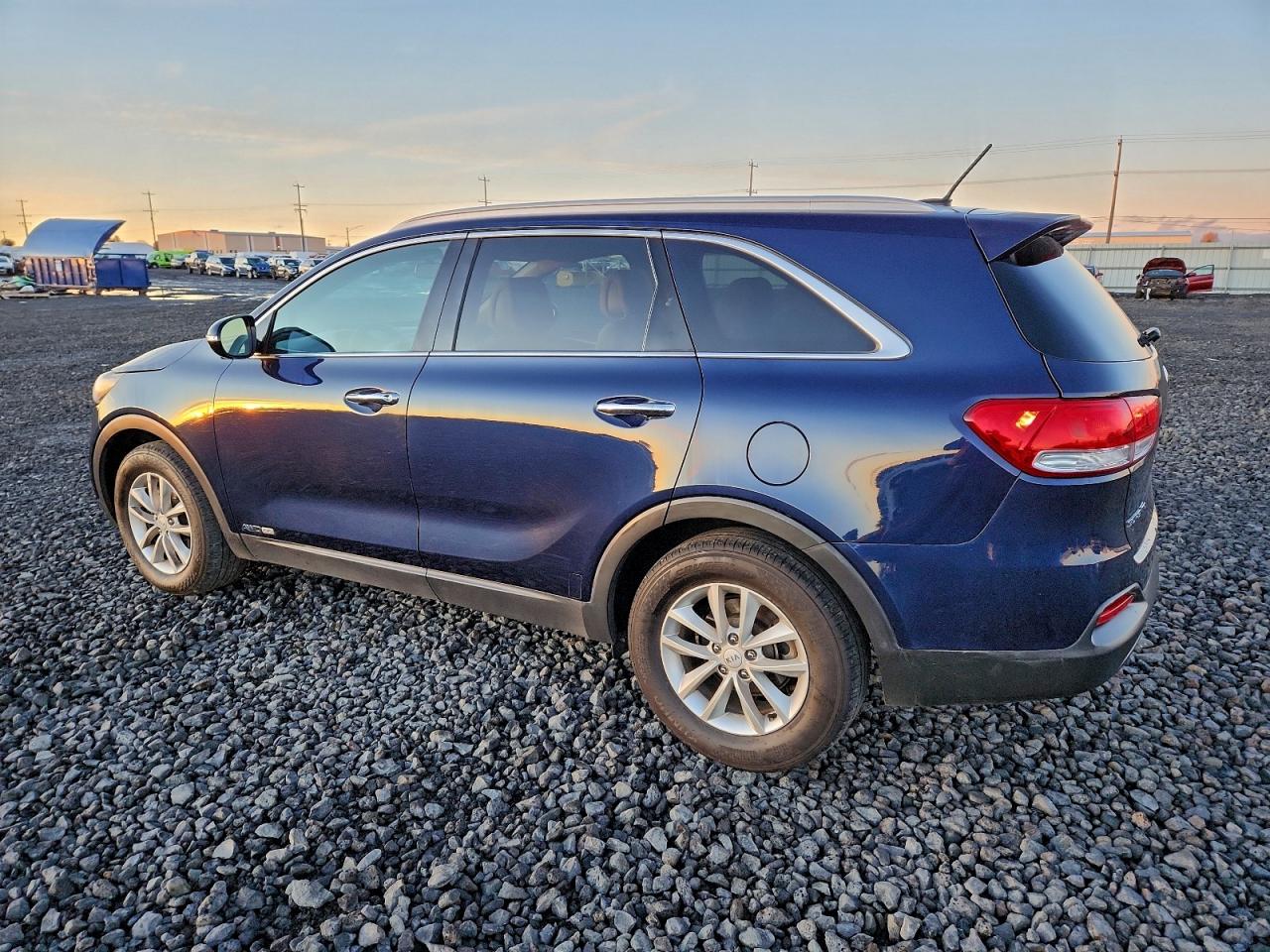 Kia Sorento Lx Image 2