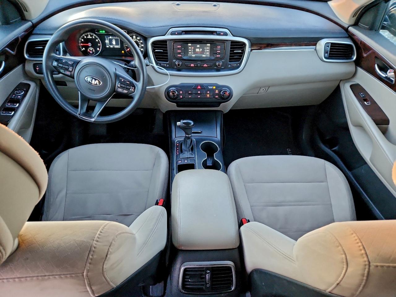 Kia Sorento Lx Image 12