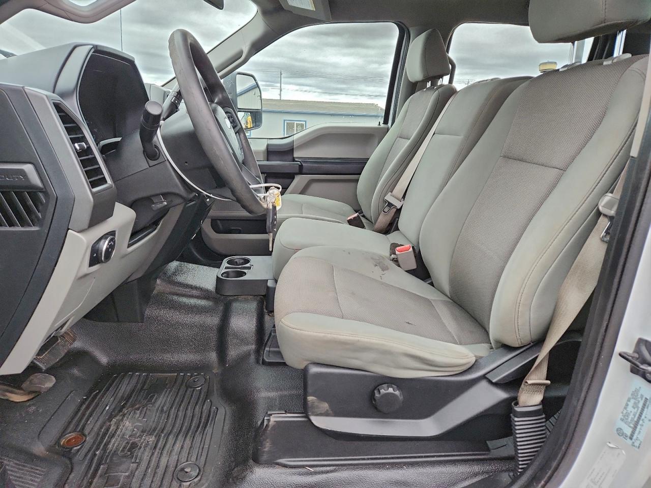 Ford F-350 Super Duty Image 6