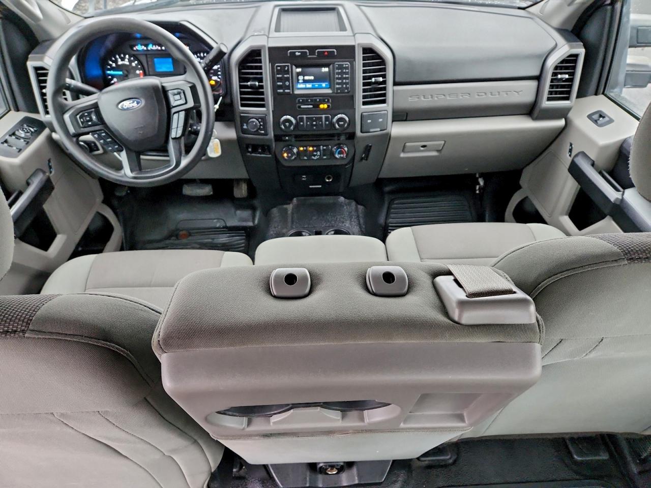 Ford F-350 Super Duty Image 11