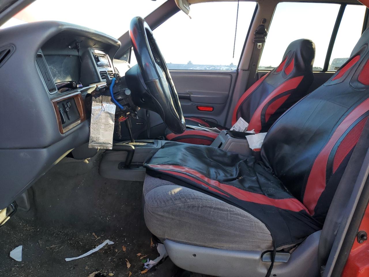 Jeep Grand Cherokee Laredo Image 6