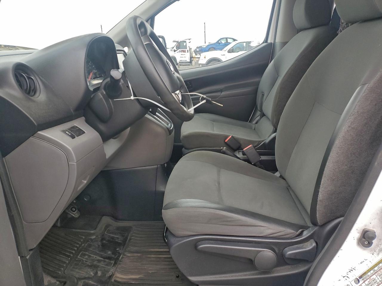 Nissan Nv 2.5s Image 3